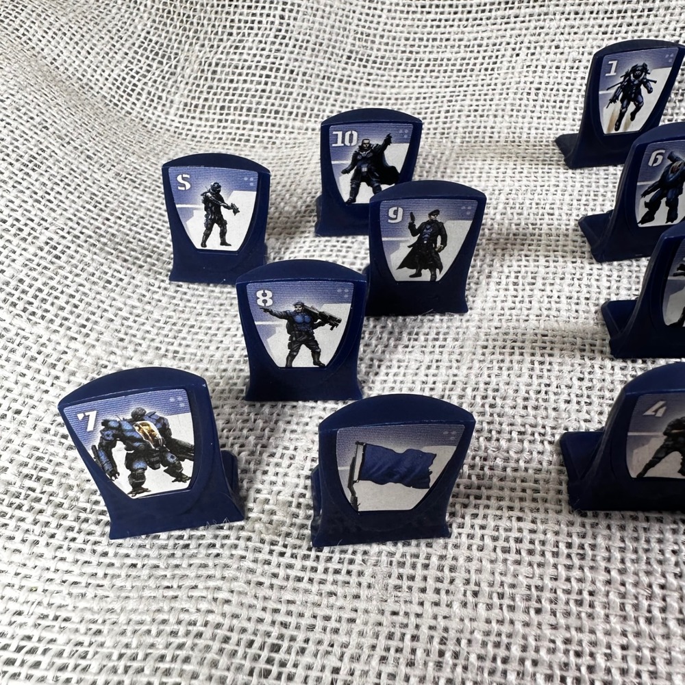 Stratego Sci Fi Blue Army Complete 30 Piece Replacement Set Bomb Flag Spy - Picture 8 of 11